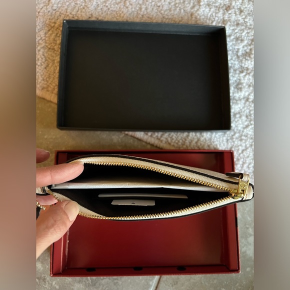 DINSEY X COACH CLUTCH NWT MINNIE MOUSE - Picture 7 of 7